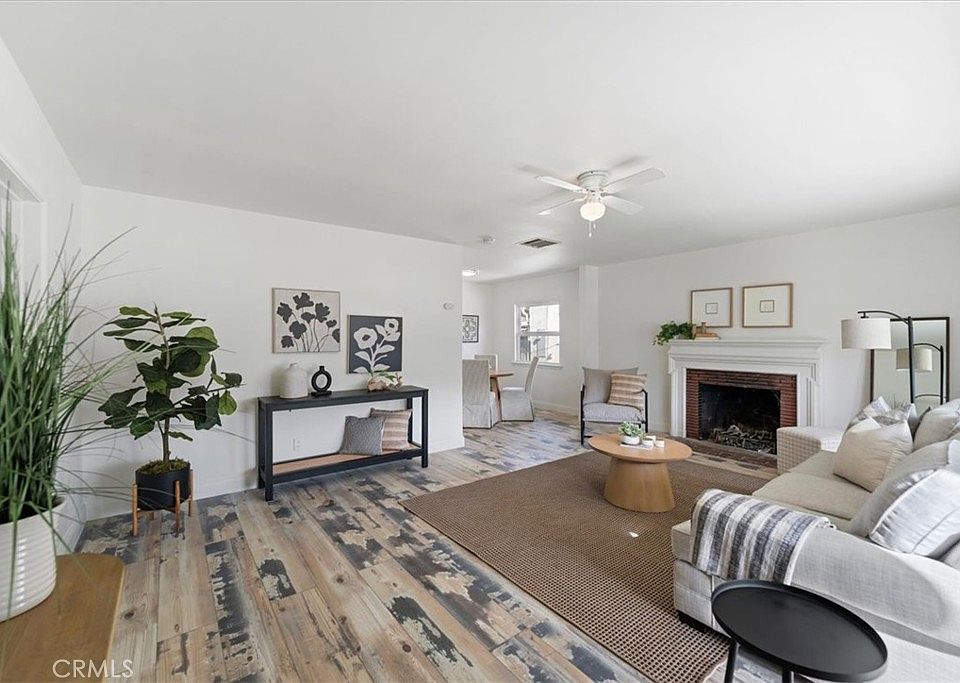 1st image of 702 E 16th St