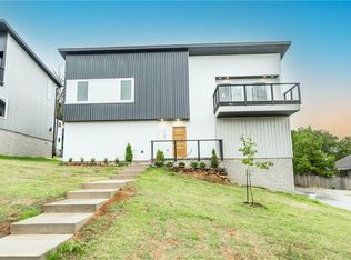 1694 E Acacia Xing, Fayetteville, AR 72701