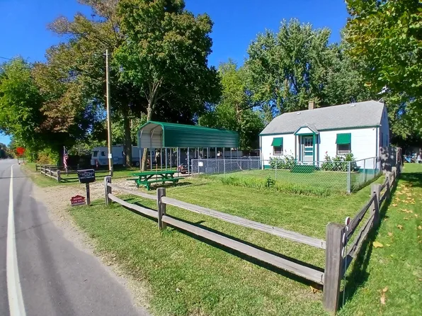 1053 E Empire Ave, Benton Harbor, MI 49022