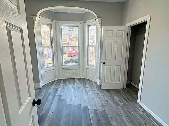 3rd image of 179 Parker St #2L