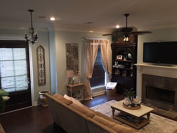 3rd image of 107 Shadowbrook Ln