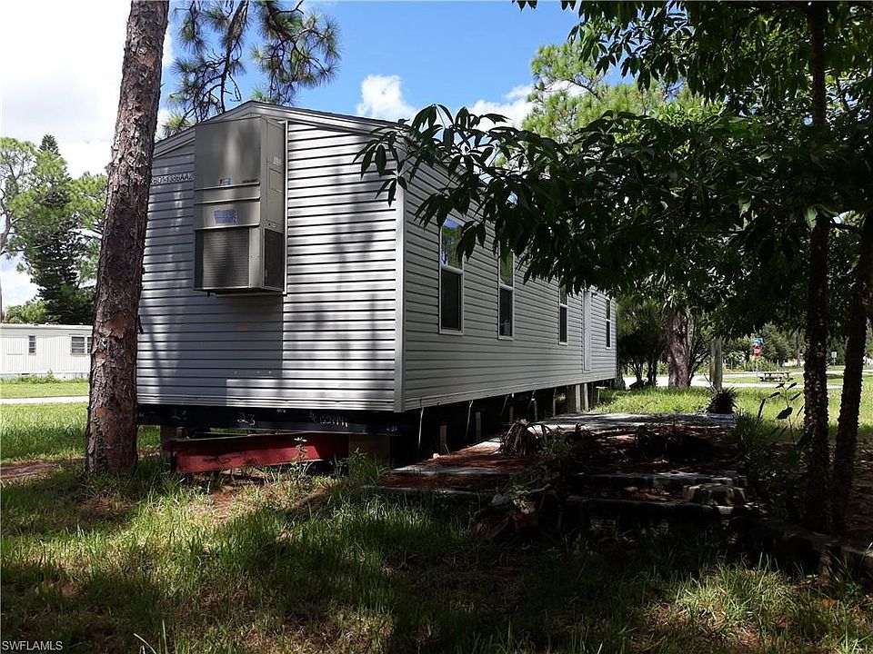 2nd image of 8027 Hart Dr