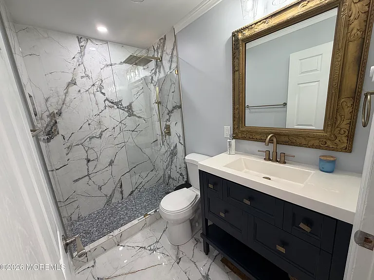 533 E Dartmoor Ct — Photo 18