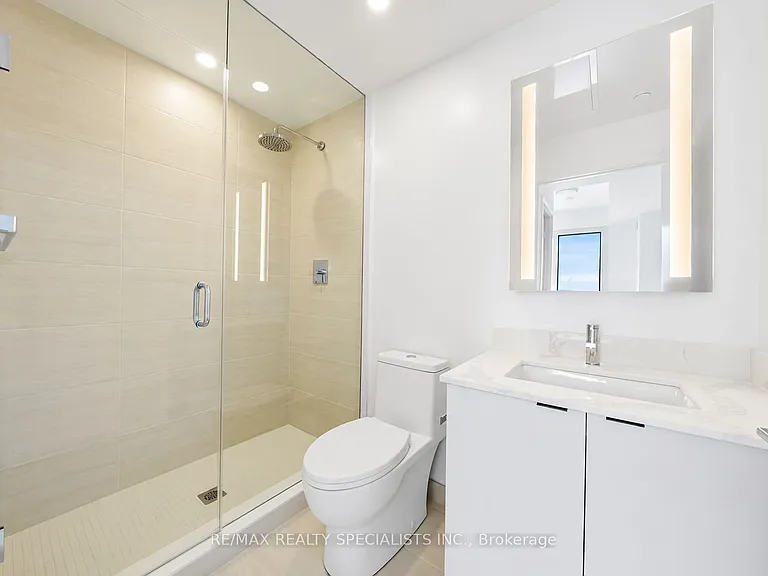 285 Dufferin St #817 — Photo 18