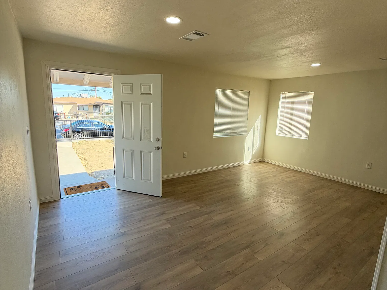 2 bed, 760 sqft, $1,500 — Photo 3