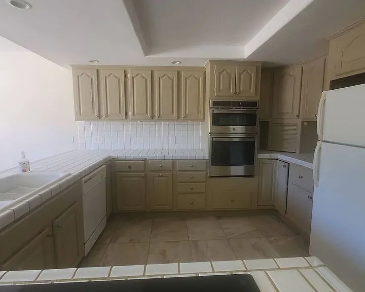 Parado Del Sol Dr — Photo 16