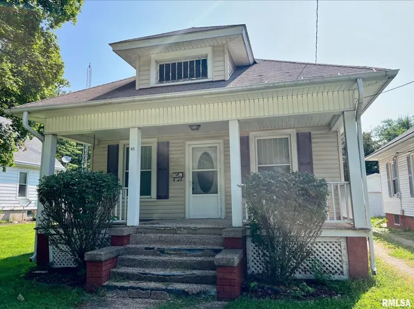 95 Phillips St, Galesburg, IL 61401