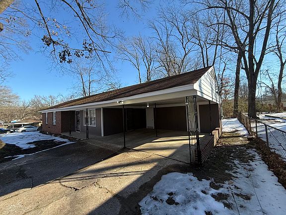 2nd image of 3848 Belleau St