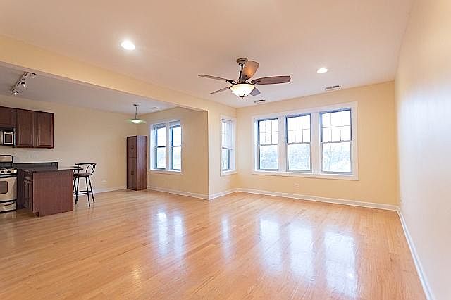 1st image of 2720 W Lunt Ave #3E