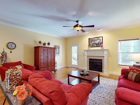 4th image of 4110 Olivet Dr