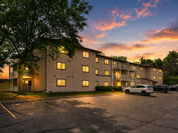 570 Whispering Ln APT 303, Hastings, MN 55033