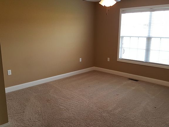 5th image of 331 Macer Ave