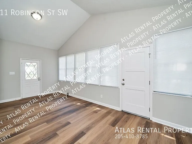 211 Robinson St SW — Photo 6