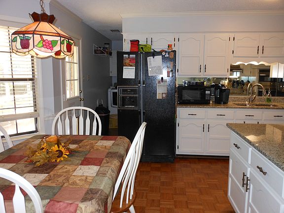 4th image of 7683 Cross Village Dr