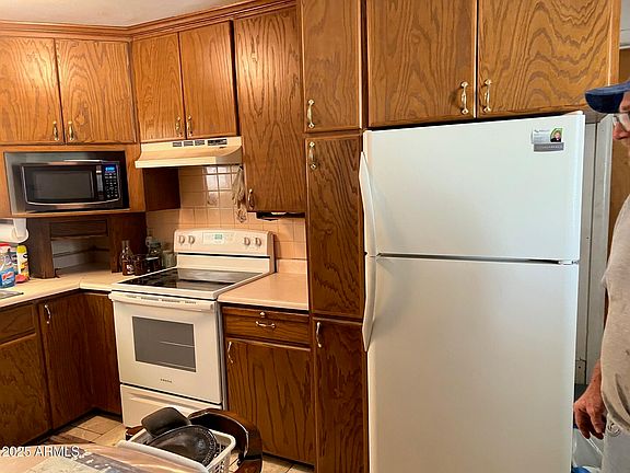 3rd image of 4738 W CLARENDON Avenue