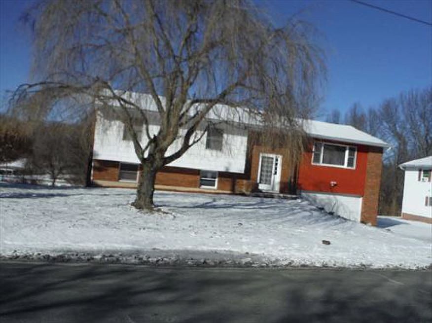 1st image of 76 Eisenhower Dr