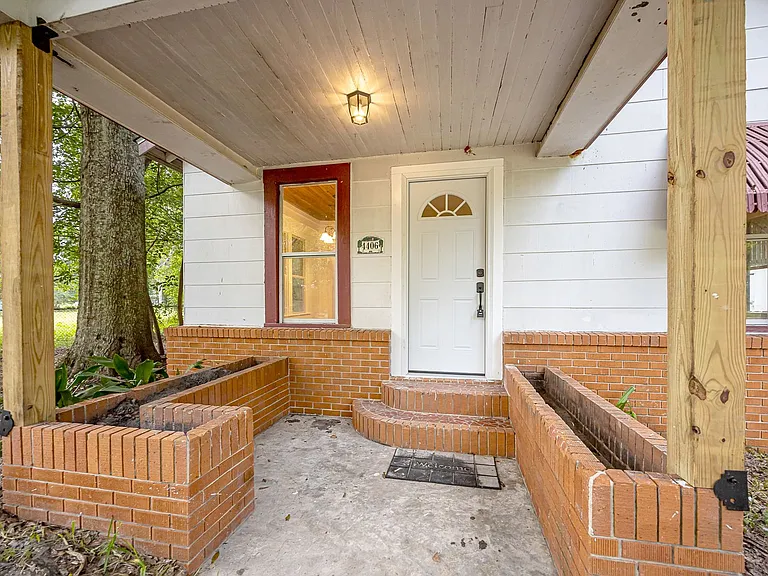 4406 Richard St — Photo 10