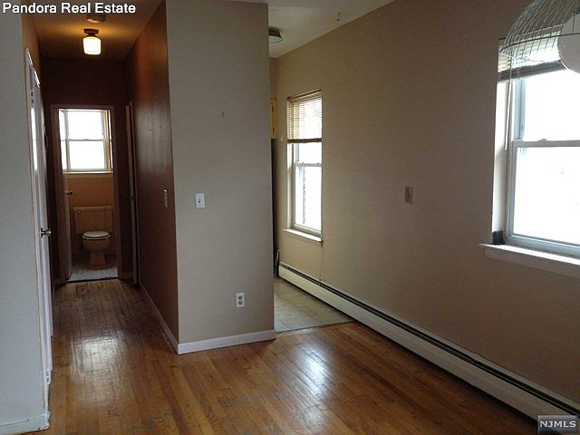 2nd image of 239 Crescent Ln APT 7