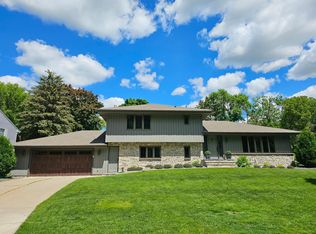 185 W Kraft Rd, West Saint Paul, MN 55118