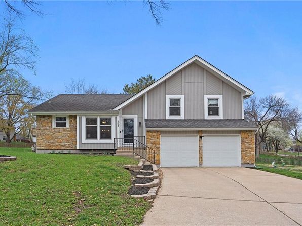 202 NW Redwood Ct, Lees Summit, MO 64064