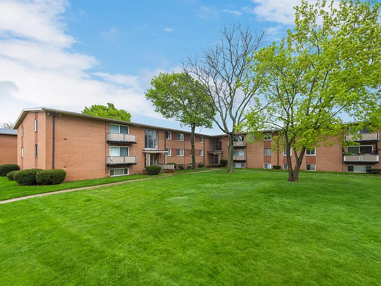 22081 River Oaks Dr #B8 — Photo 29