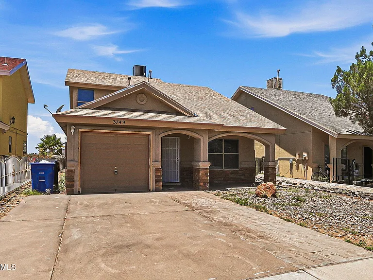 3749 Leticia St — Photo 3