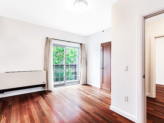 4th image of 354 2nd St Unit 3A