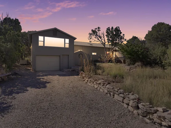 17 Lucas Rd, Edgewood, NM 87015