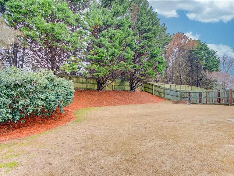 3924B Berwick Farm Dr — Photo 4