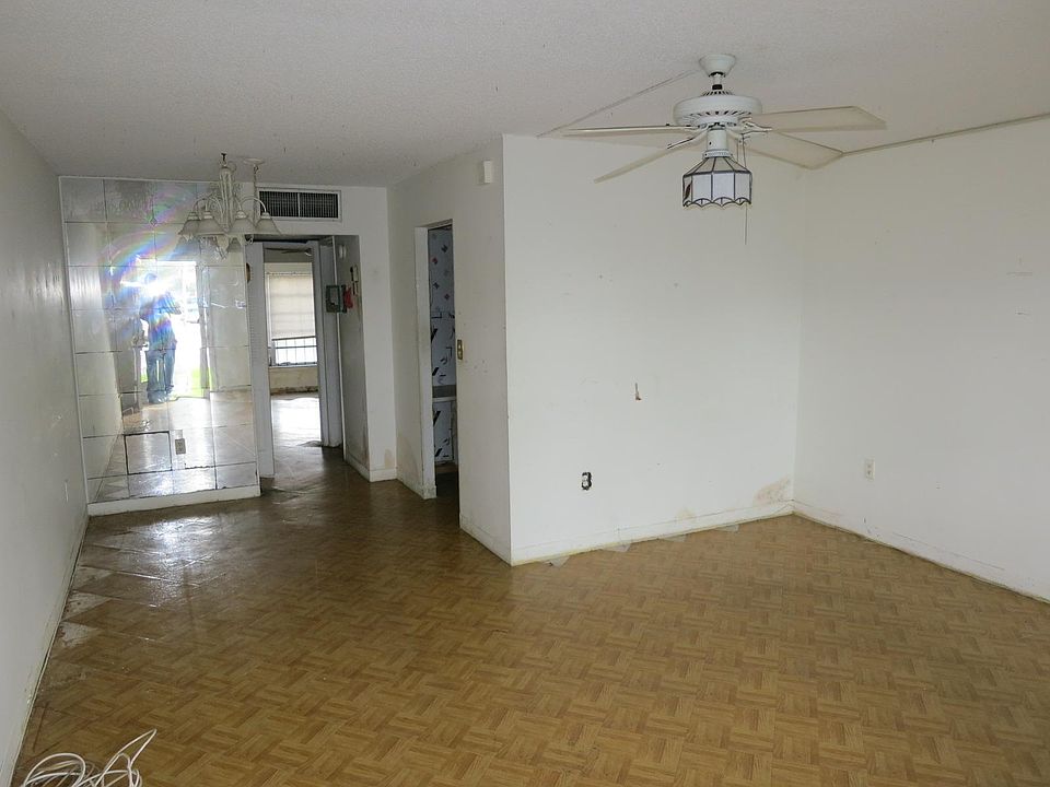 2nd image of 115 NE 202nd Ter #M4