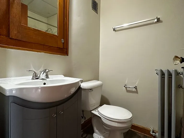 822 Pine St — Photo 38