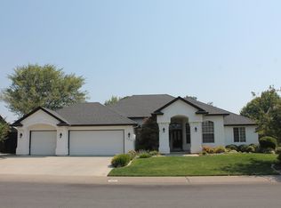 2313 Dartmouth Dr, Redding, CA 96001