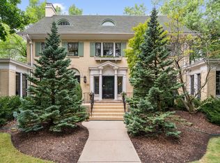 732 Sheridan Rd, Evanston, IL 60202