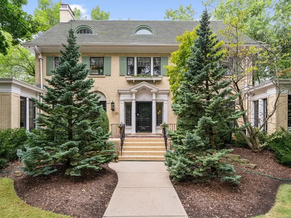 732 Sheridan Rd, Evanston, IL 60202