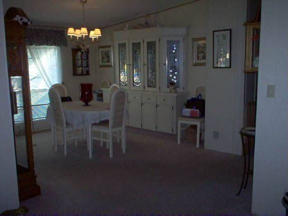 DR-set/hutch,stays w/home