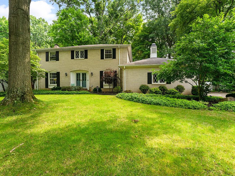 1st image of 7611 W Parkside Dr