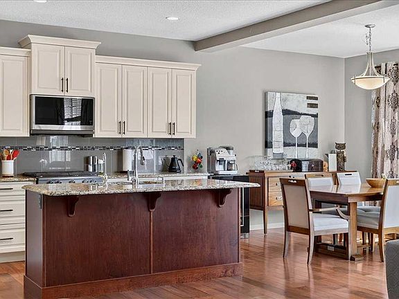 3rd image of 1017 N Brightoncrest Cmn SE