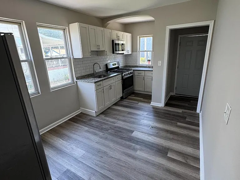 105 Williams Ave — Photo 7