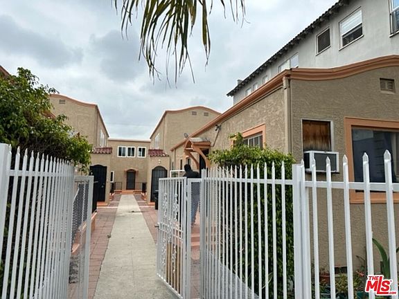4th image of 836 S Catalina St #8361/2