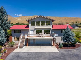 77 Golden Hills Ln, Wenatchee, WA 98801