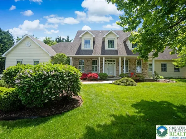 4511 Hampshire Dr, Bethlehem, PA 18017