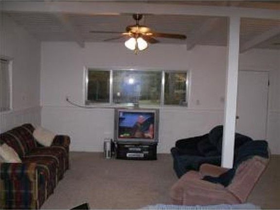 2nd image of 215 Lakeview Dr
