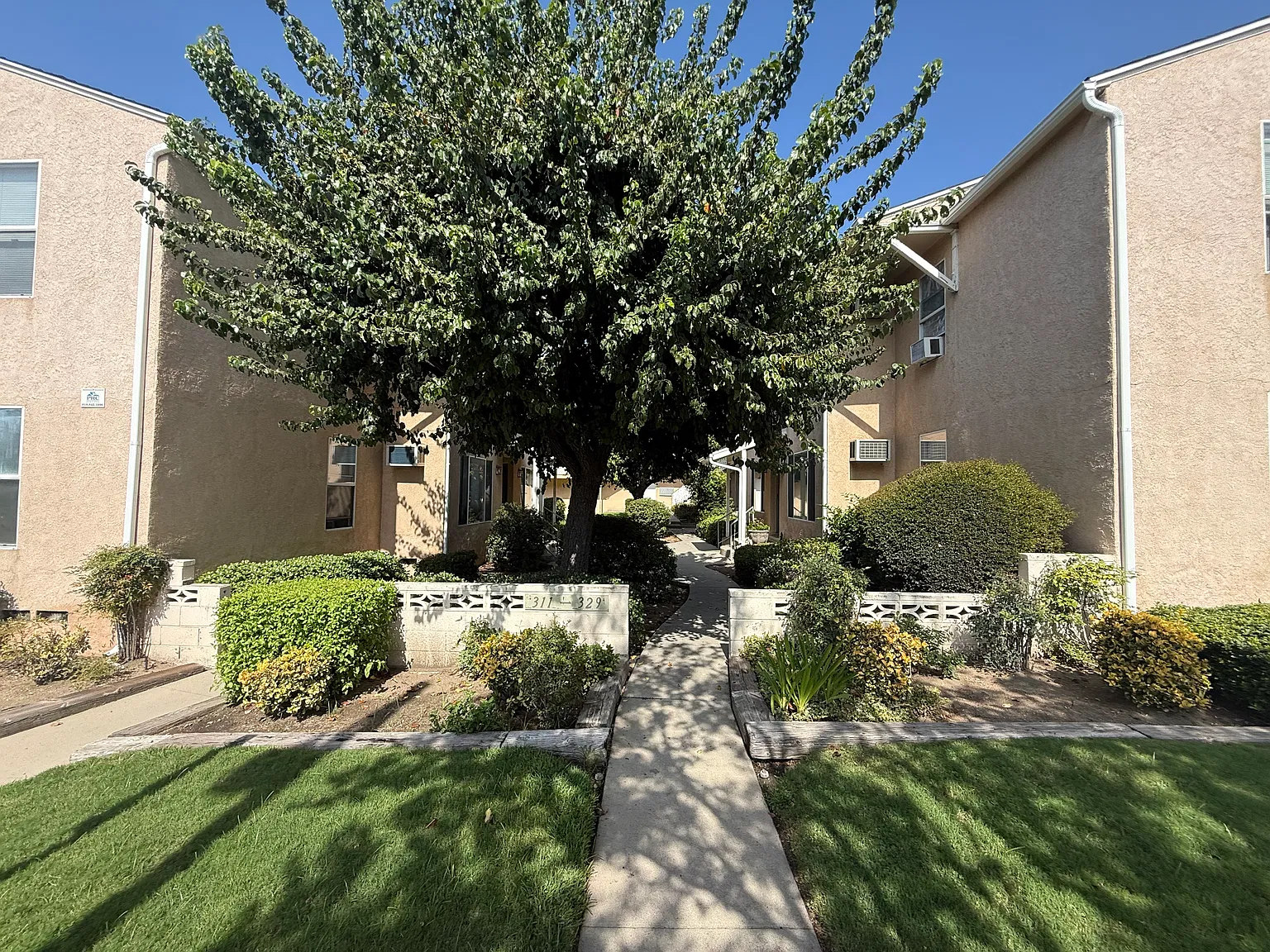 2 bed, $2,375 — Photo 2