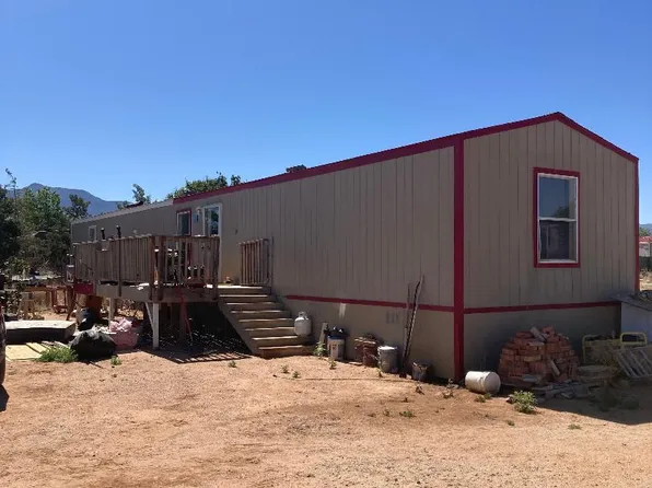 6 Holiday Dr, Los Lunas, NM 87031