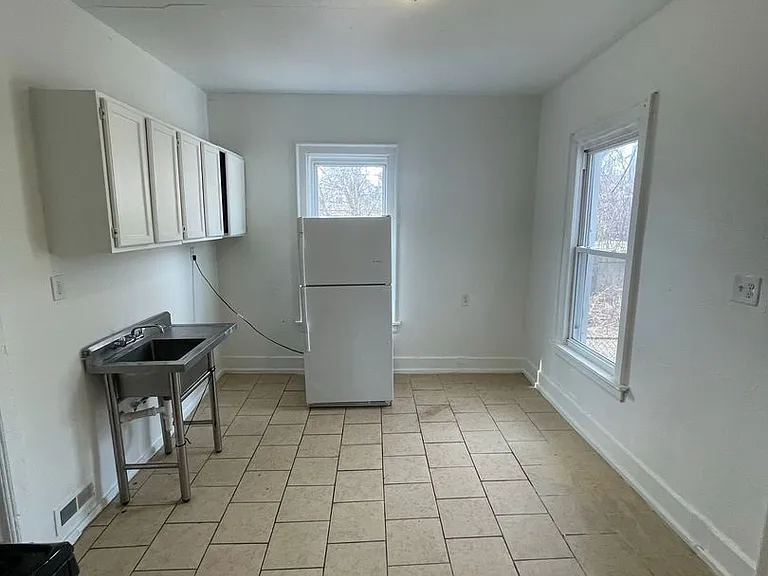 1120-1122 W Locust St. (Duplex)(Ace Property) — Photo 12