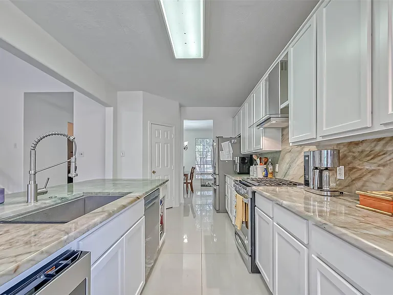 23826 Browndale Ct — Photo 20