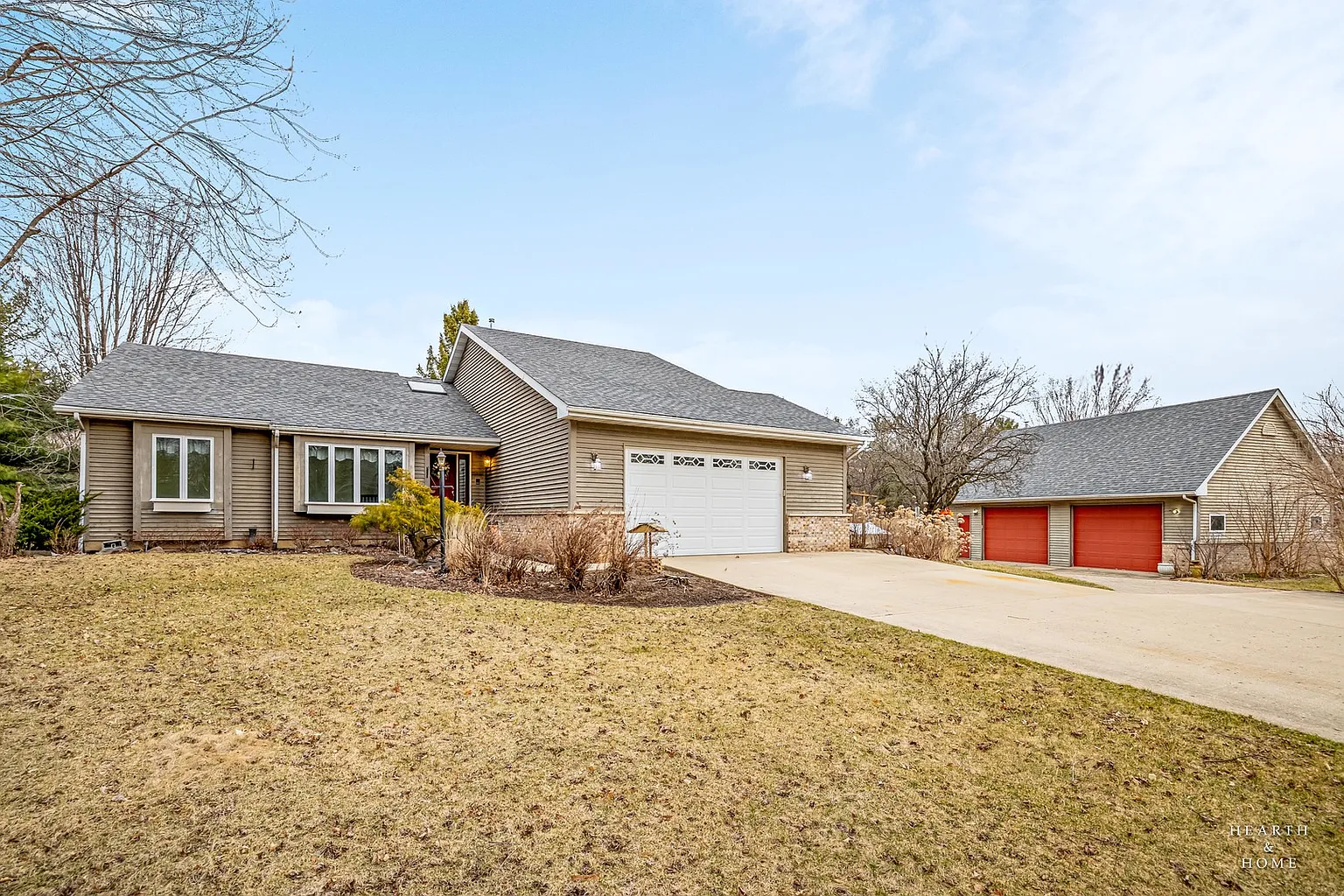 1618 Breezy Lawn Rd photo 1
