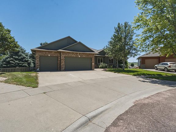 3rd image of 1901 W Tyler Cir