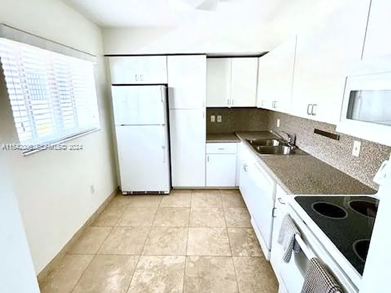 8888 Collins Ave #314 — Photo 8