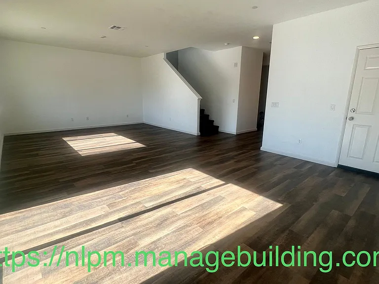 13328 Hyacinth Ct — Photo 11